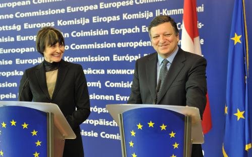 EU und Schweiz wollen ihre komplexen bilateralen Beziehungen vereinfachen